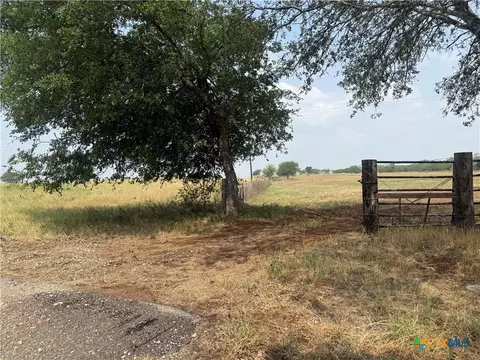 1404 Us Highway 87, Stockdale, TX 78160