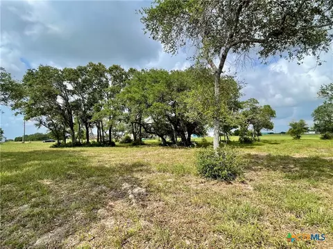 67 W Dewberry Ln, Seadrift, TX 77983