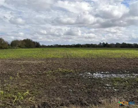 2 County Road 303, Edna, TX 77957