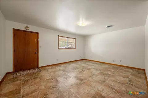 Living - 201 Hillcrest Dr, Luling, TX 78648 photo 4 of 6