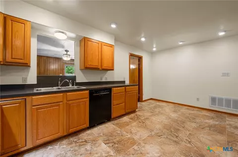 Kitchen - 201 Hillcrest Dr, Luling, TX 78648 photo 4 of 4
