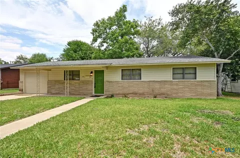 Exterior - 201 Hillcrest Dr, Luling, TX 78648 photo 9 of 9