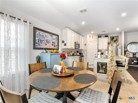 Dining - 10744 Rosalina Loop, Converse, TX 78109 photo 2 of 2