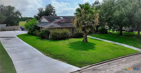 1001 Brookhollow Dr, Port Lavaca, TX 77979