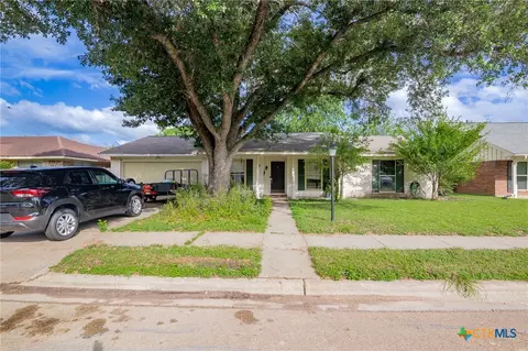 203 Yorkshire Ln, Victoria, TX 77904