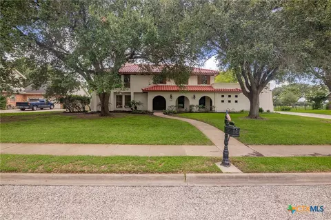 213 Tracy Ln, Victoria, TX 77904