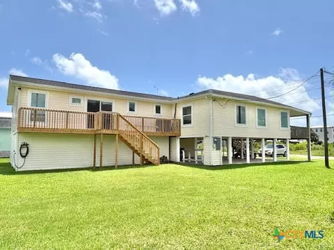 604 W Maple St, Port O'connor, TX 77982