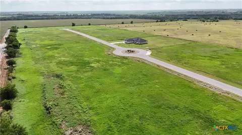 110 Pr 711, Lott, TX 76632