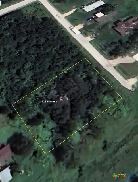113 S Brazos Ave, Bloomington, TX 77951