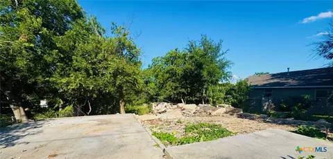 613 Park St, Gatesville, TX 76528