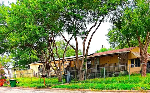 208 Antelope Cir, Victoria, TX 77904