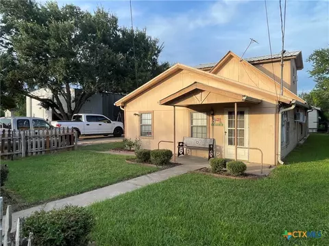 505 Pearl St, Cuero, TX 77954