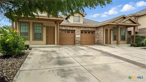 557 Creekside Cir, New Braunfels, TX 78130