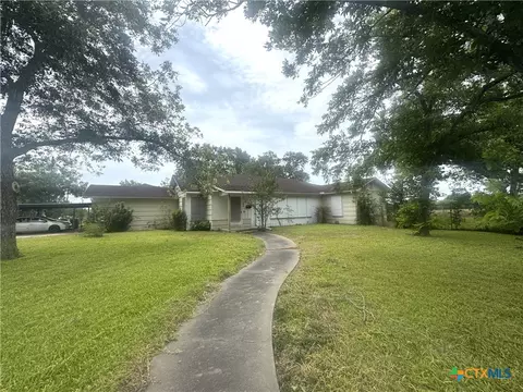 308 Avenue E, Victoria, TX 77901