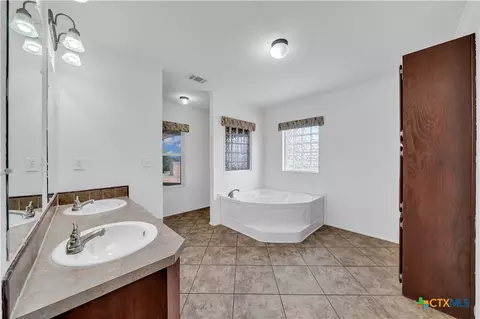 6 River Bluff Dr, Lytle, TX 78052 photo 17
