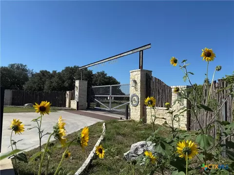 58 Longview Dr, Lampasas, TX 76550