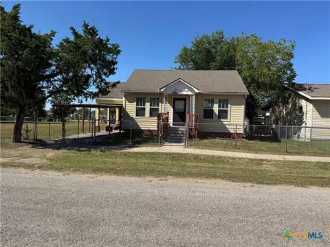 Exterior - 602 E 606 E Clayton St, Cuero, TX 77954 photo 1 of 6