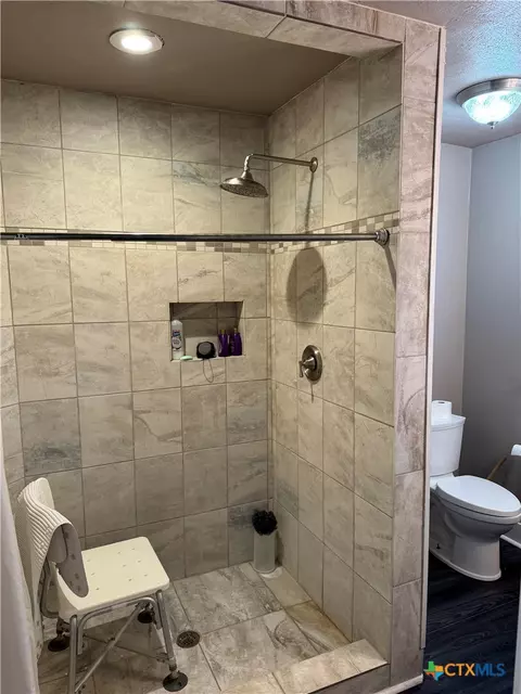 Bath - 602 E 606 E Clayton St, Cuero, TX 77954 photo 1 of 5