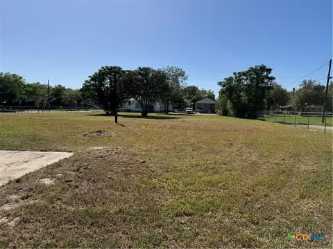 Exterior - 602 E 606 E Clayton St, Cuero, TX 77954 photo 5 of 6