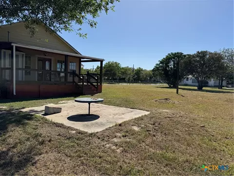 Exterior - 602 E 606 E Clayton St, Cuero, TX 77954 photo 4 of 6