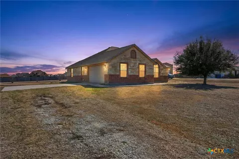 8407 Shaw Rd, Rogers, TX 76569