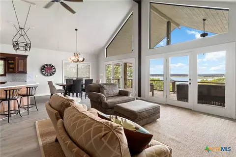 1115 Riviera Dr, Canyon Lake, TX 78133