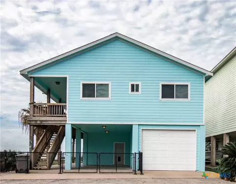 214 E Bay Ave, Seadrift, TX 77983