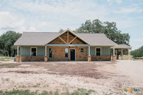958 W Ward St, Goliad, TX 77963