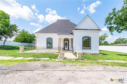 211 W Mesquite Ave, Rogers, TX 76569