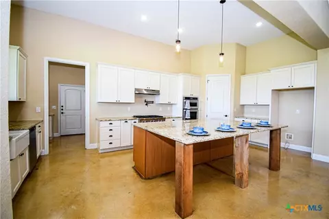2178 Southbend Rd, Salado, TX 76571