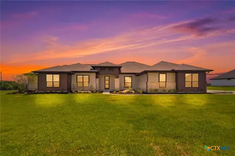 73 Escalera Ranch Rd, Victoria, TX 77905