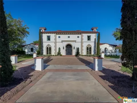 208 Creekridge Dr, Victoria, TX 77904