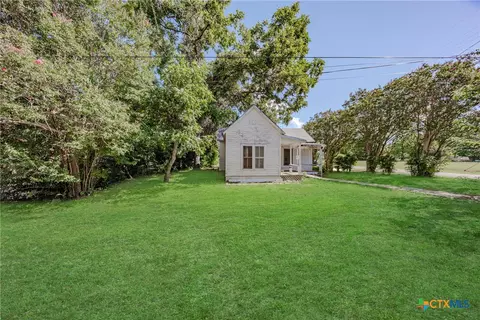 1300 W 1st St, Cameron, TX 76520