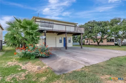 1106 W Jefferson Ave, Port O'connor, TX 77982