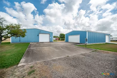 1112 W Dallas Ave, Seadrift, TX 77983