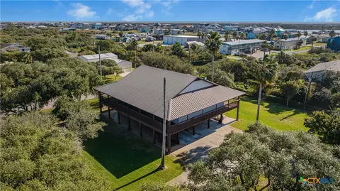 1401 W Main St, Port O'connor, TX 77982