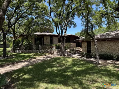 201 Dodds Creek Dr, Gatesville, TX 76528