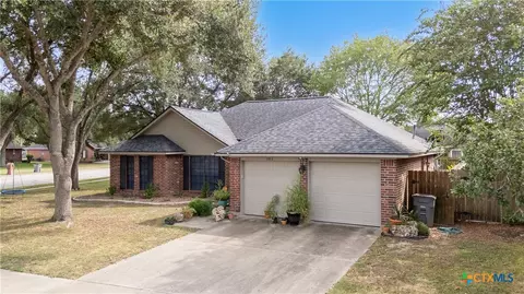 101 Bridle Ln, Victoria, TX 77904