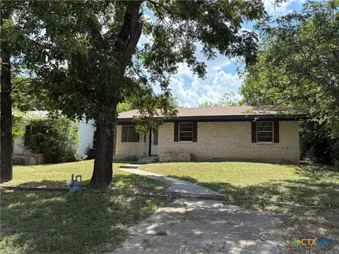 1502 S Main St, Lampasas, TX 76550