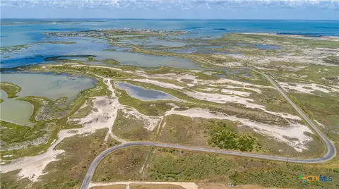 602-698 Cape Velero Dr, Rockport, TX 78382