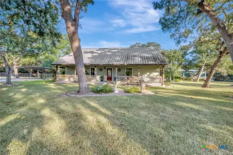 679 County Road 126, Edna, TX 77957