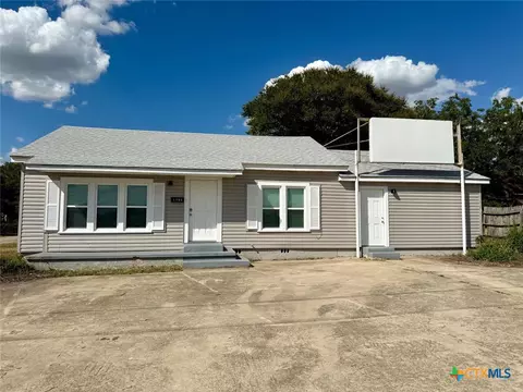 1506 W 4th St, Cameron, TX 76520
