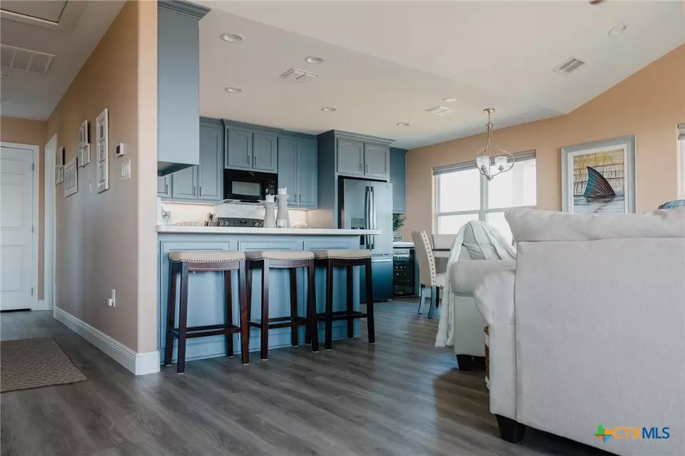 Entry Way - 299 Bay Dr, Palacios, TX 77465 photo 1 of 3