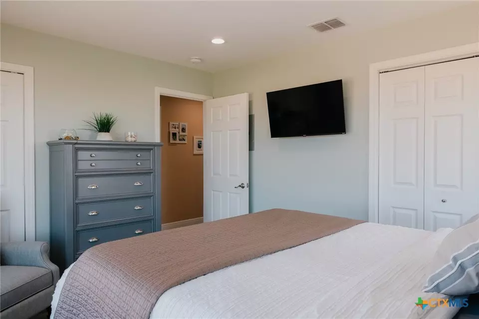 Bedroom - 299 Bay Dr, Palacios, TX 77465 photo 3 of 8