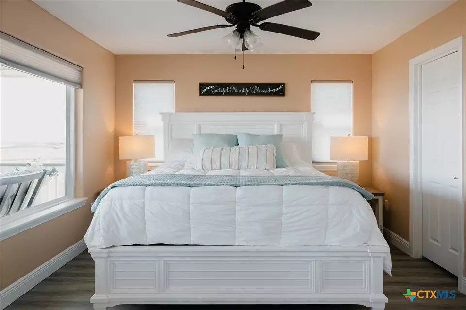 Bedroom - 299 Bay Dr, Palacios, TX 77465 photo 7 of 8