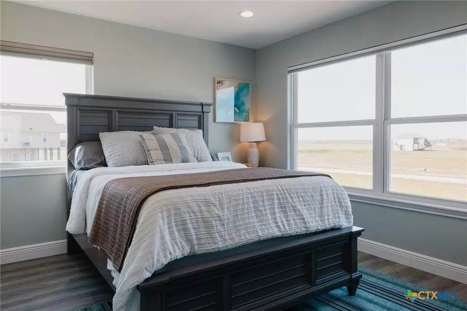 Bedroom - 299 Bay Dr, Palacios, TX 77465 photo 1 of 8