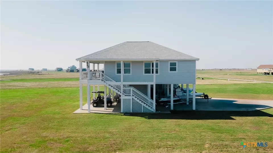 Exterior - 299 Bay Dr, Palacios, TX 77465 photo 2 of 10