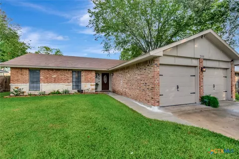 205 Monterrey Dr, Victoria, TX 77904