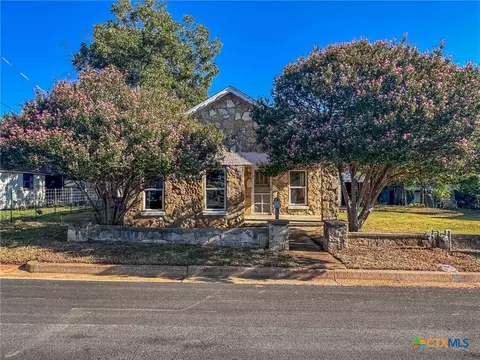 511 Saunders St, Gatesville, TX 76528