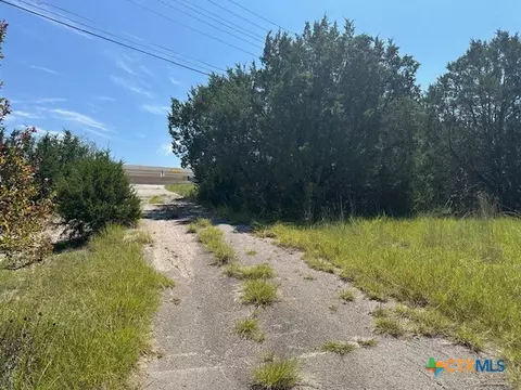 1219 N 1st St, Copperas Cove, TX 76522